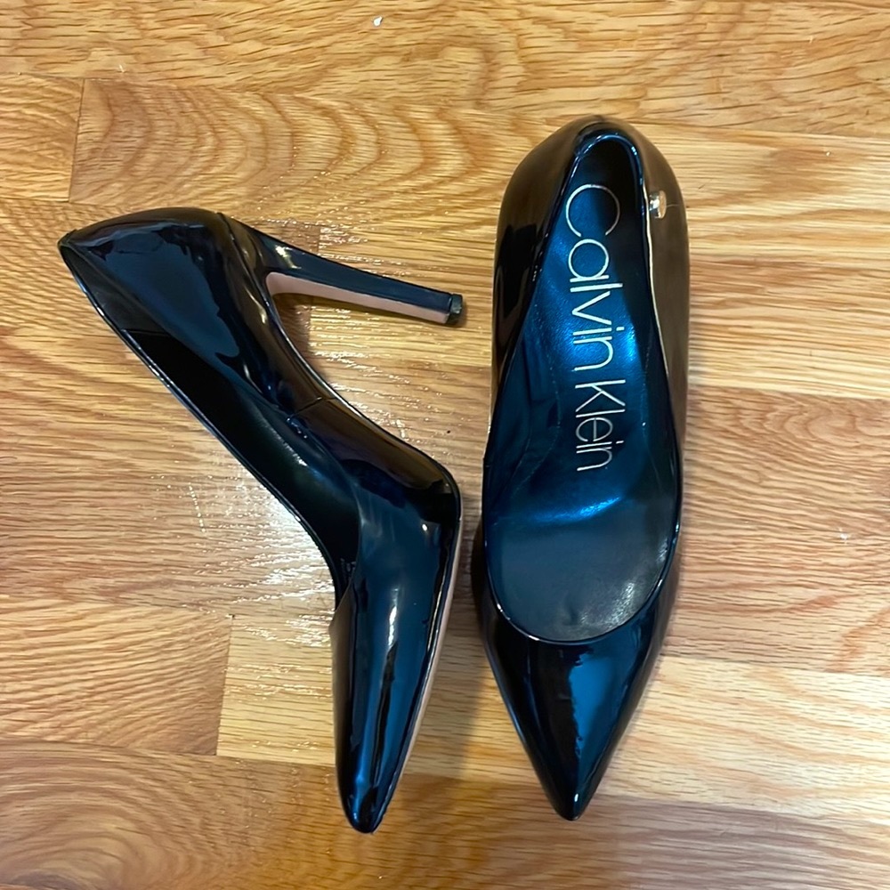 Heels - Picture 2 of 2
